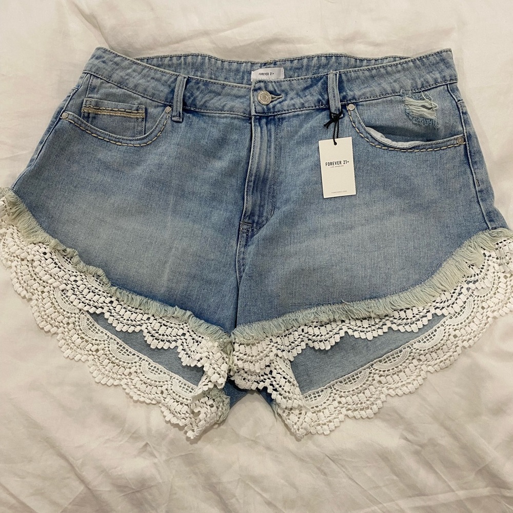 Brand new forever 21 shorts size 18